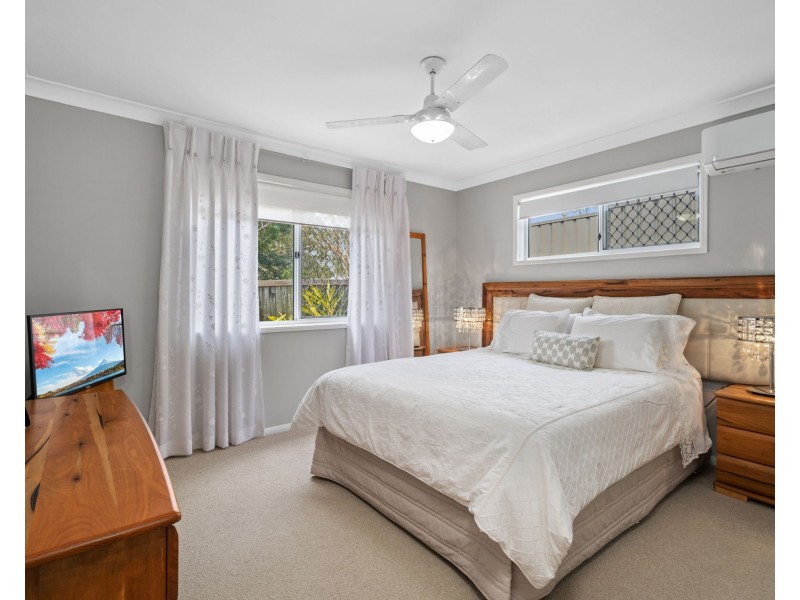 9 Adley Street, Carindale QLD 4152