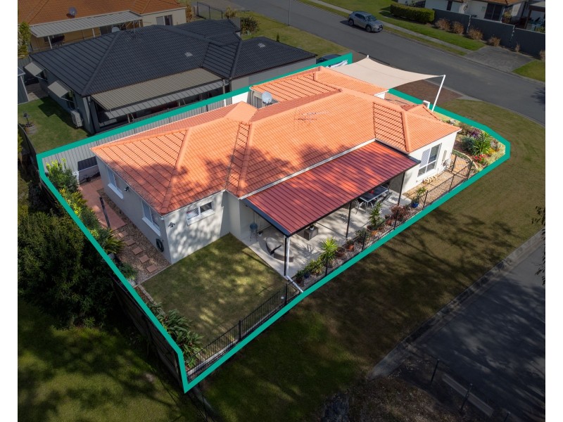 9 Adley Street, Carindale QLD 4152