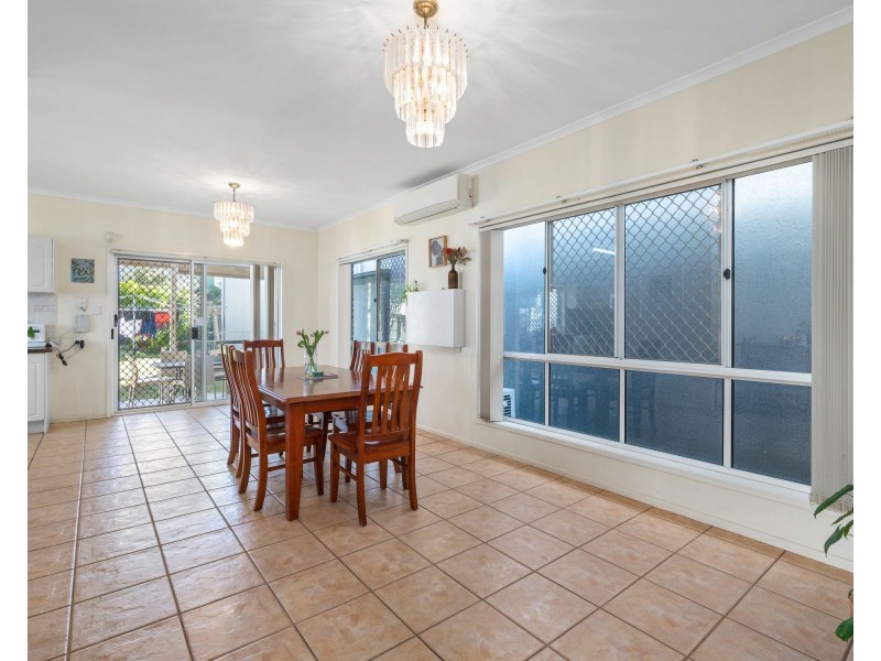 33 Wolseley Street, Woolloongabba QLD 4102