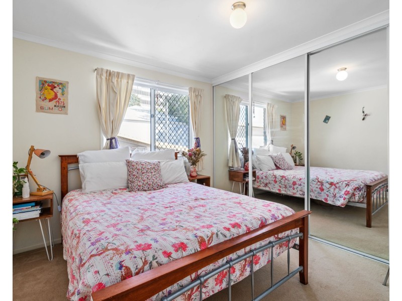 33 Wolseley Street, Woolloongabba QLD 4102