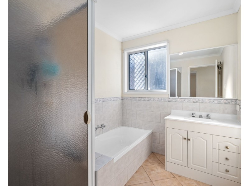 33 Wolseley Street, Woolloongabba QLD 4102