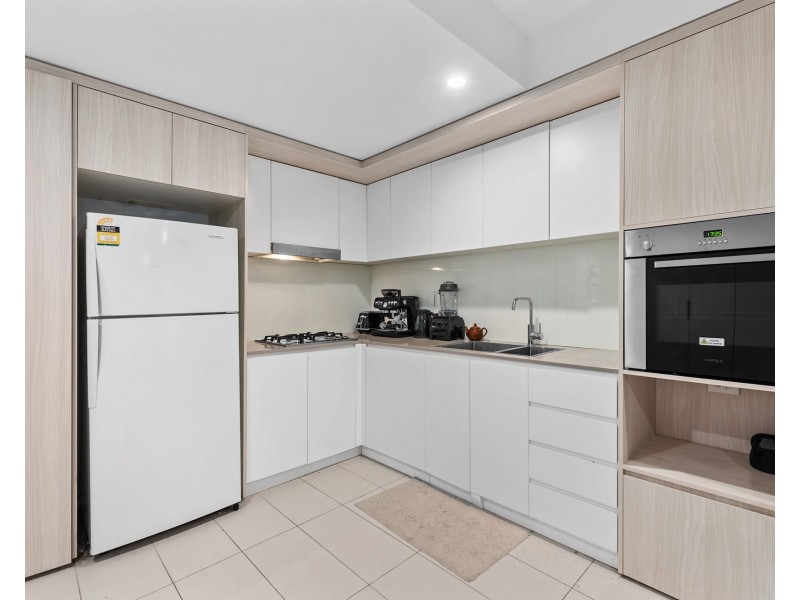 2092/123 Cavendish Road, Coorparoo QLD 4151