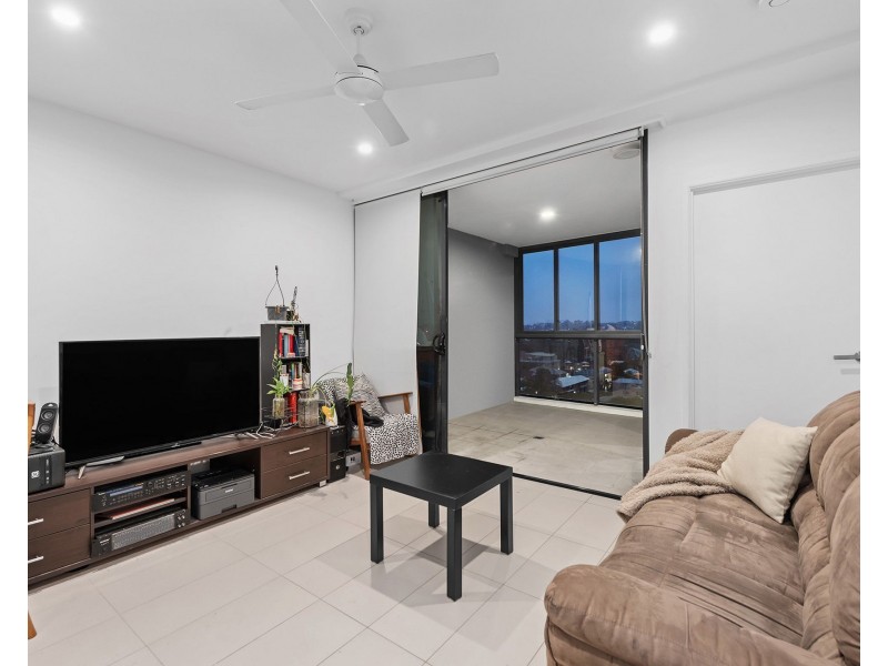 2092/123 Cavendish Road, Coorparoo QLD 4151