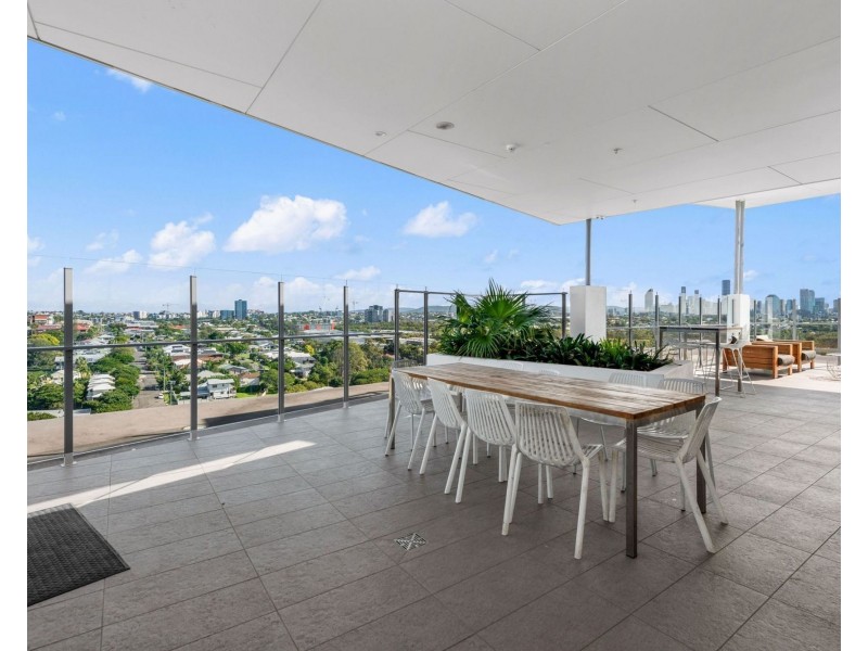 2092/123 Cavendish Road, Coorparoo QLD 4151