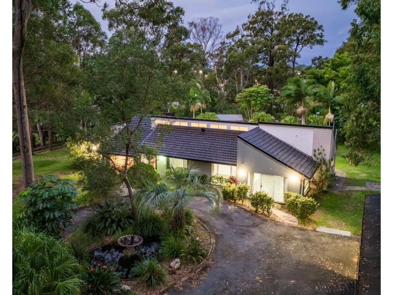 20 Woodlands Way, Parkwood QLD 4214