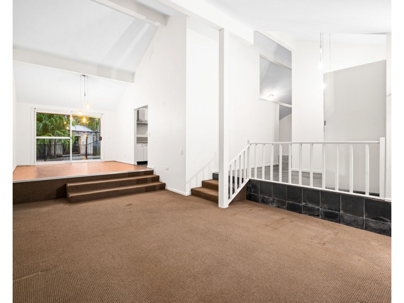 20 Woodlands Way, Parkwood QLD 4214