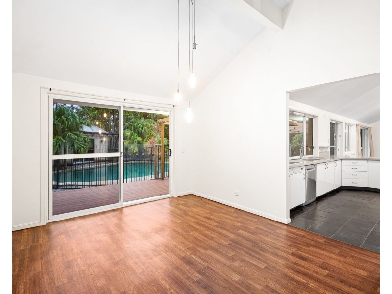 20 Woodlands Way, Parkwood QLD 4214