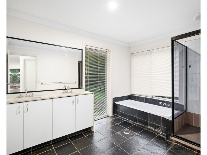 20 Woodlands Way, Parkwood QLD 4214