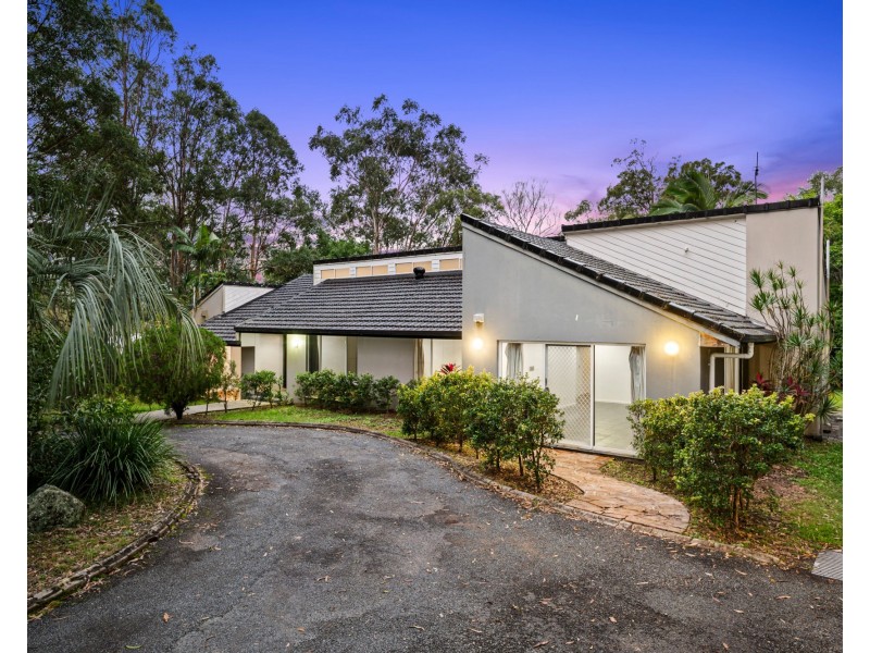 20 Woodlands Way, Parkwood QLD 4214