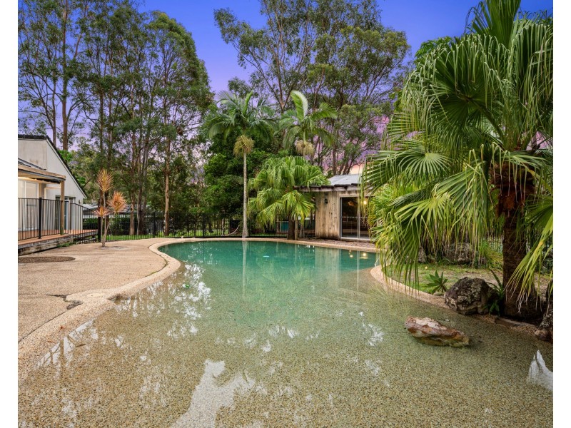 20 Woodlands Way, Parkwood QLD 4214