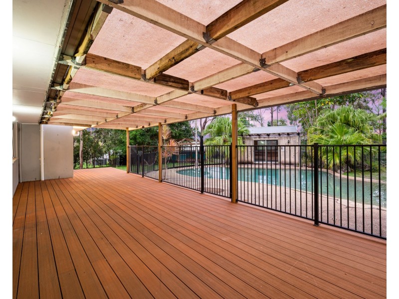 20 Woodlands Way, Parkwood QLD 4214