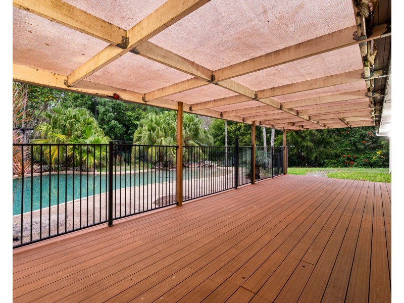 20 Woodlands Way, Parkwood QLD 4214
