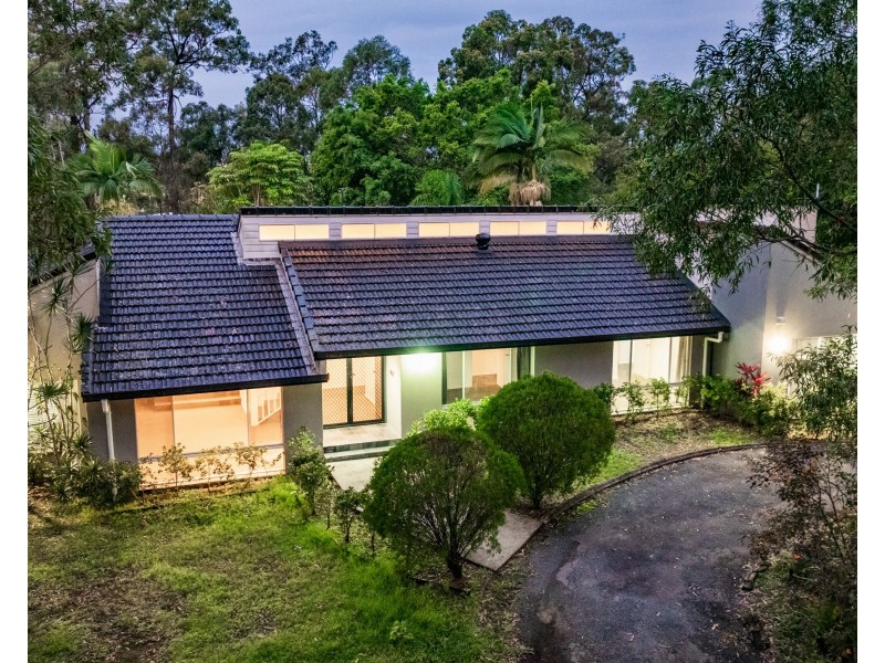 20 Woodlands Way, Parkwood QLD 4214