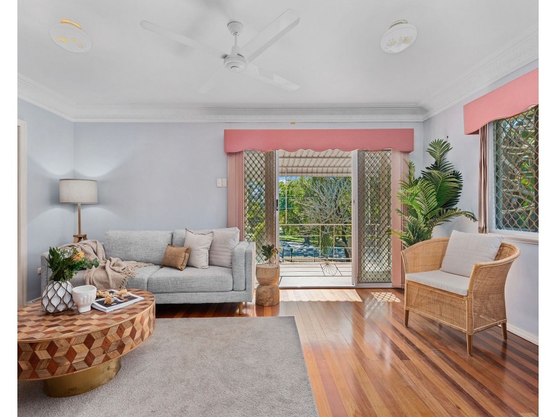 39 Gibson Crescent, Holland Park QLD 4121