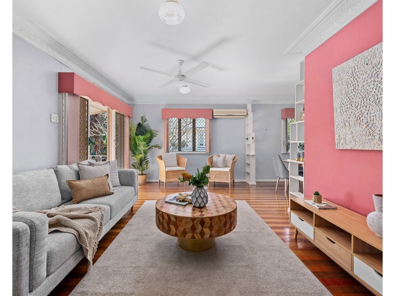 39 Gibson Crescent, Holland Park QLD 4121