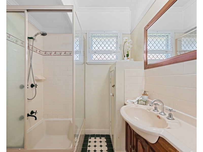 39 Gibson Crescent, Holland Park QLD 4121