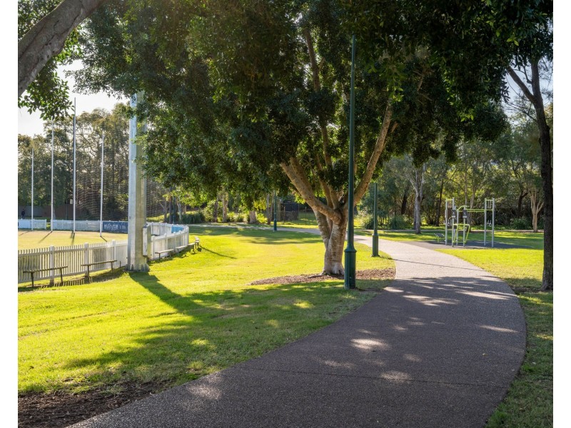 2/131 Riding Road, Hawthorne QLD 4171