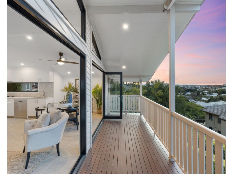 5 Lynell Street, Hamilton QLD 4007