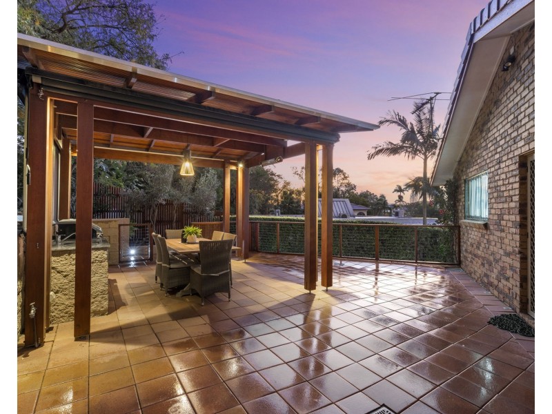 5 Lynell Street, Hamilton QLD 4007