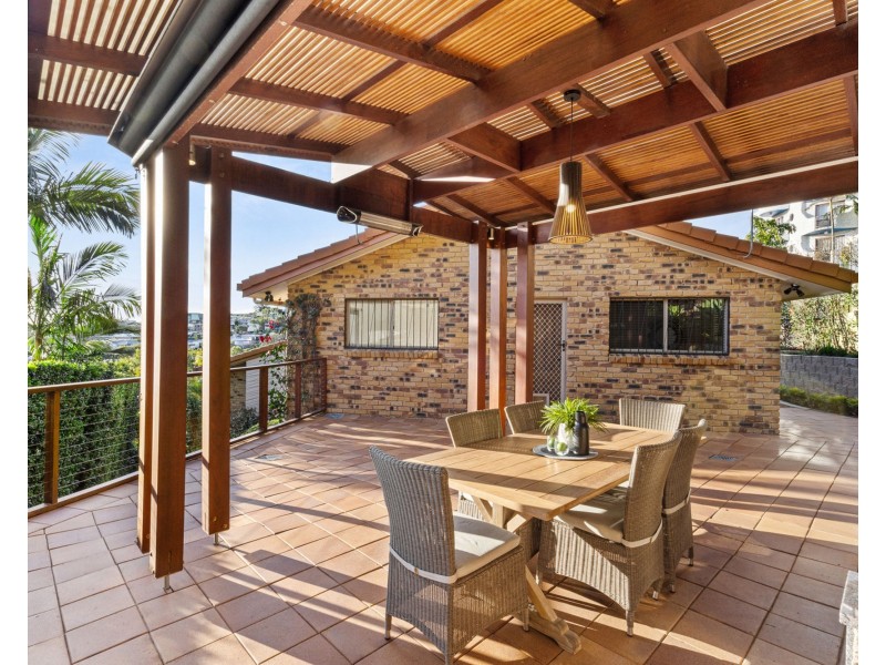 5 Lynell Street, Hamilton QLD 4007