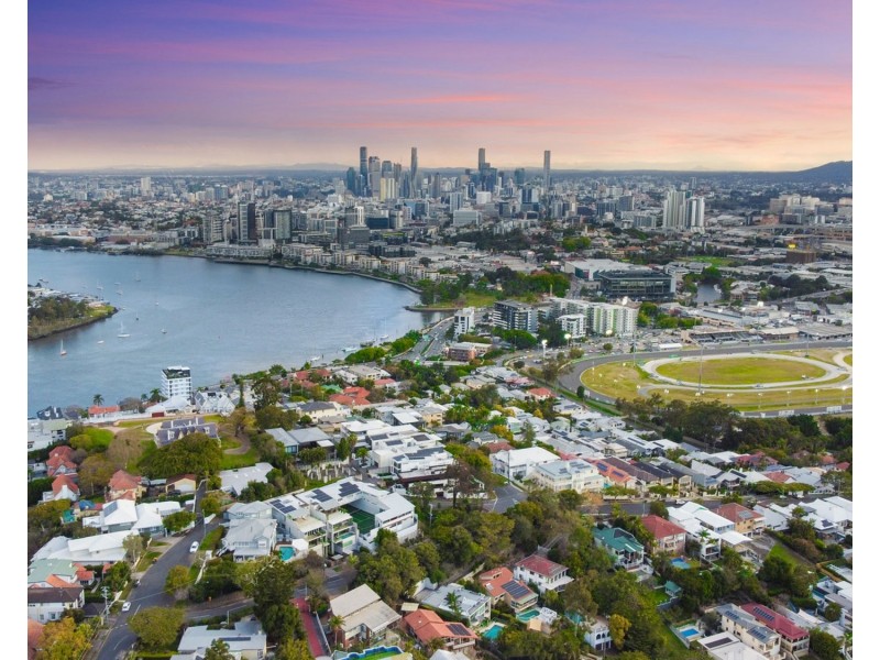 5 Lynell Street, Hamilton QLD 4007