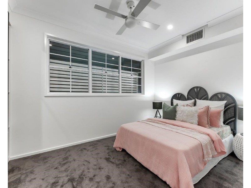 53 Hawken Drive, St Lucia QLD 4067
