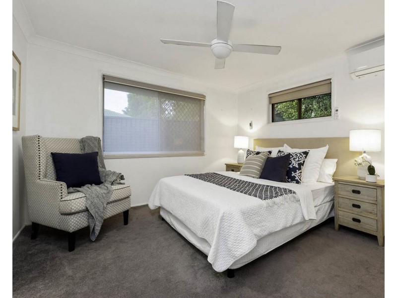 137 Sapphire Street, Holland Park QLD 4121