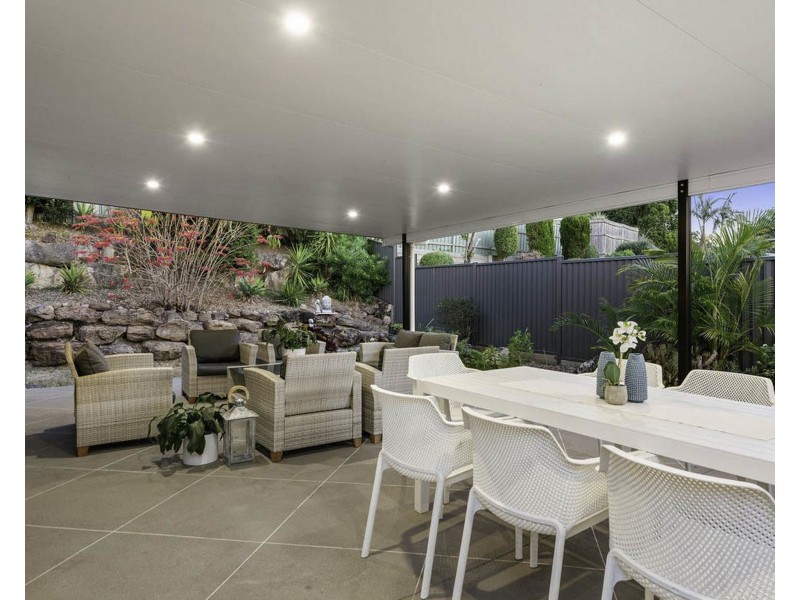 137 Sapphire Street, Holland Park QLD 4121