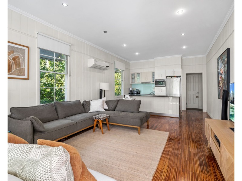 45A Burlington Street, Holland Park QLD 4121