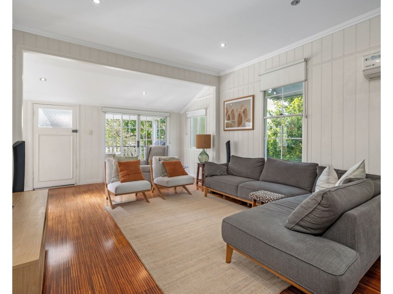 45A Burlington Street, Holland Park QLD 4121