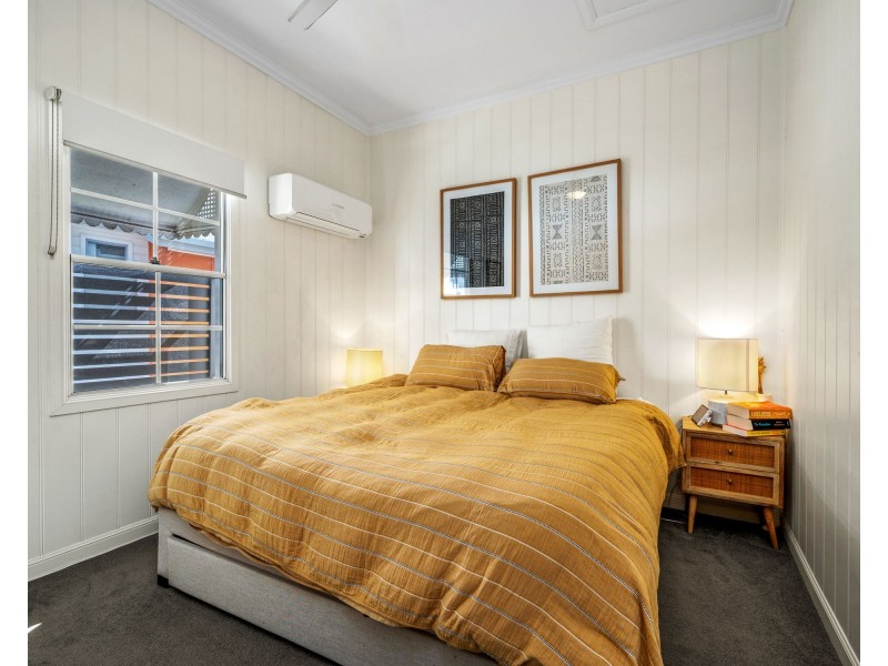 45A Burlington Street, Holland Park QLD 4121