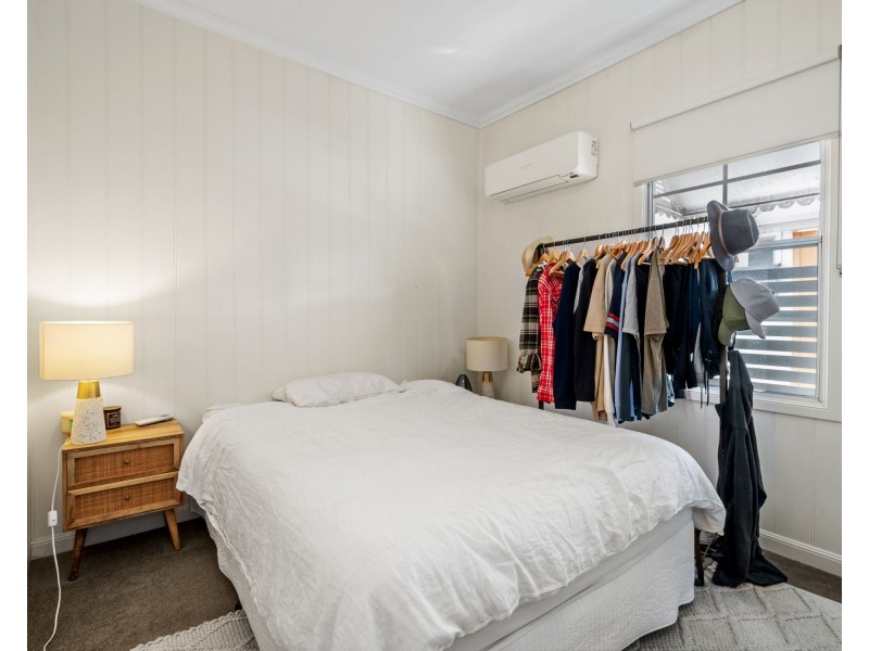 45A Burlington Street, Holland Park QLD 4121