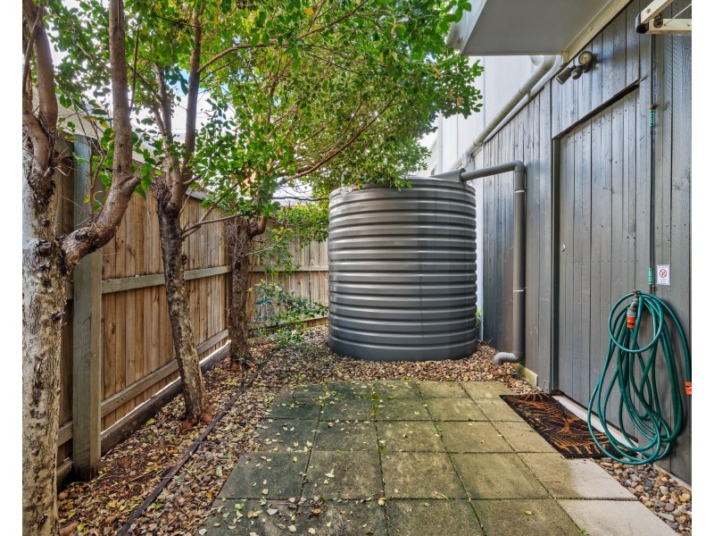 45A Burlington Street, Holland Park QLD 4121