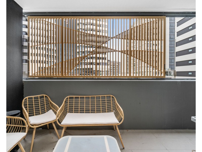 401/19 Deshon Street, Woolloongabba QLD 4102