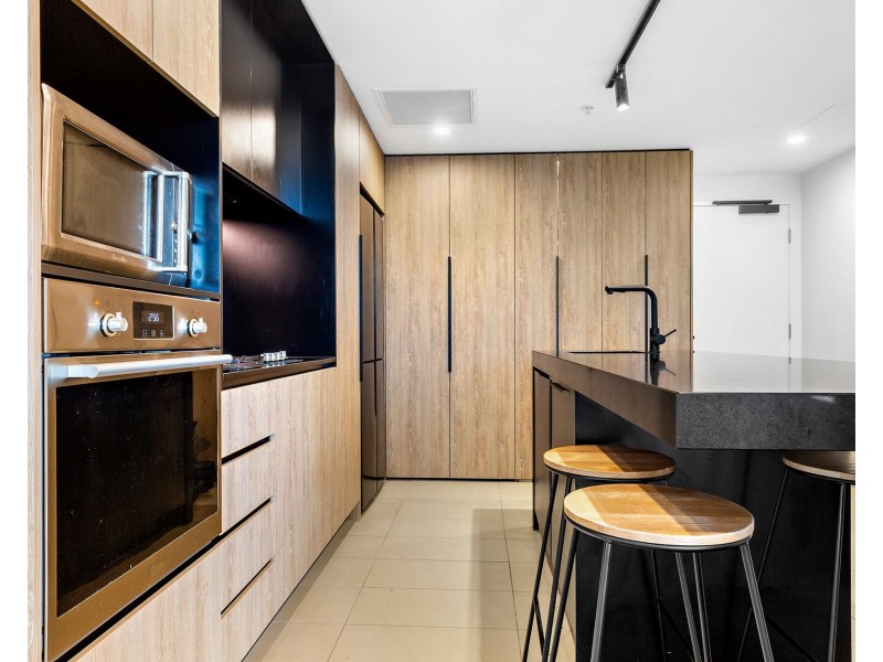 603/19 Deshon Street, Woolloongabba QLD 4102