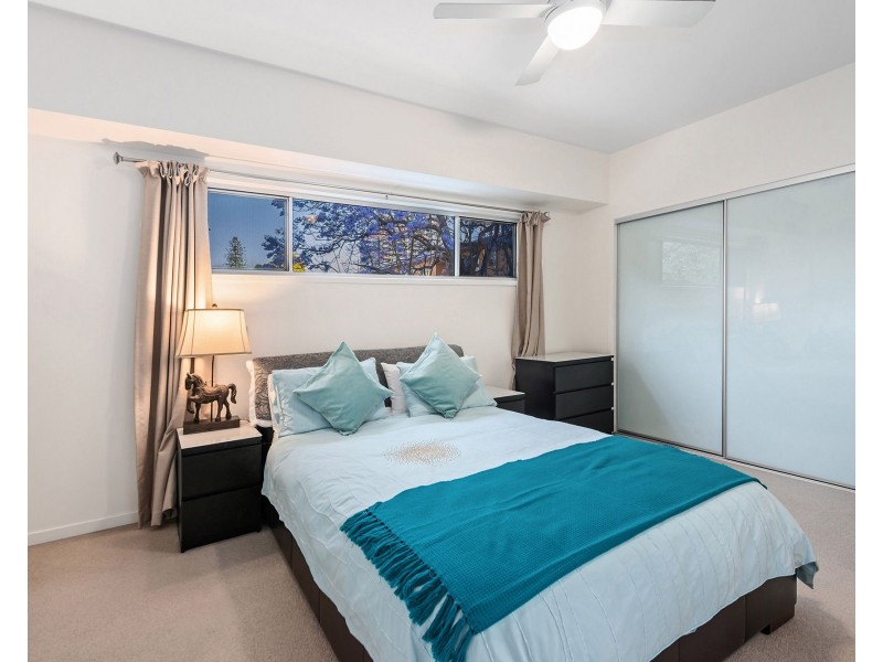 13A Birdwood Street, Coorparoo QLD 4151