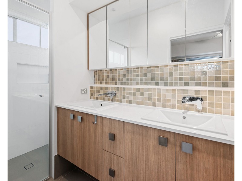 13A Birdwood Street, Coorparoo QLD 4151