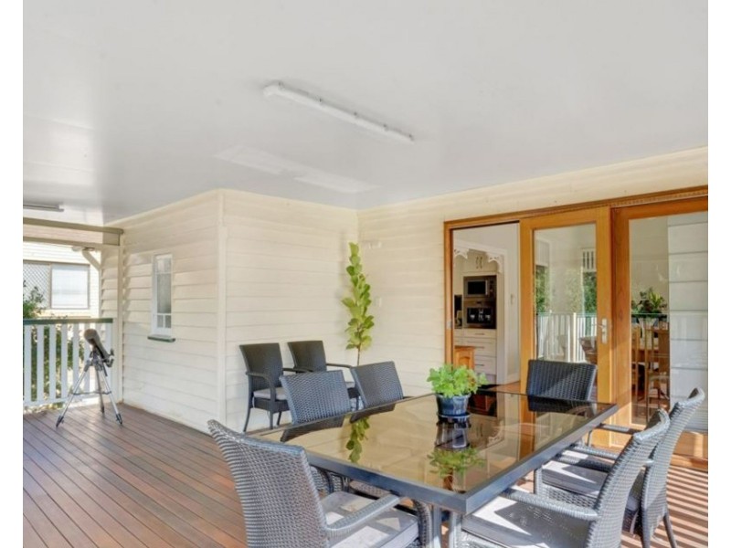 40 Macaulay Street, Coorparoo QLD 4151