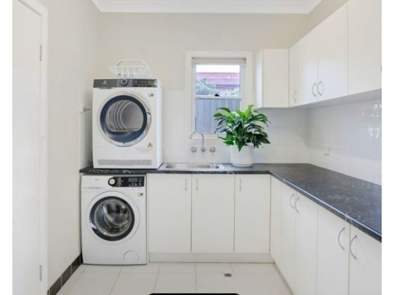 40 Macaulay Street, Coorparoo QLD 4151