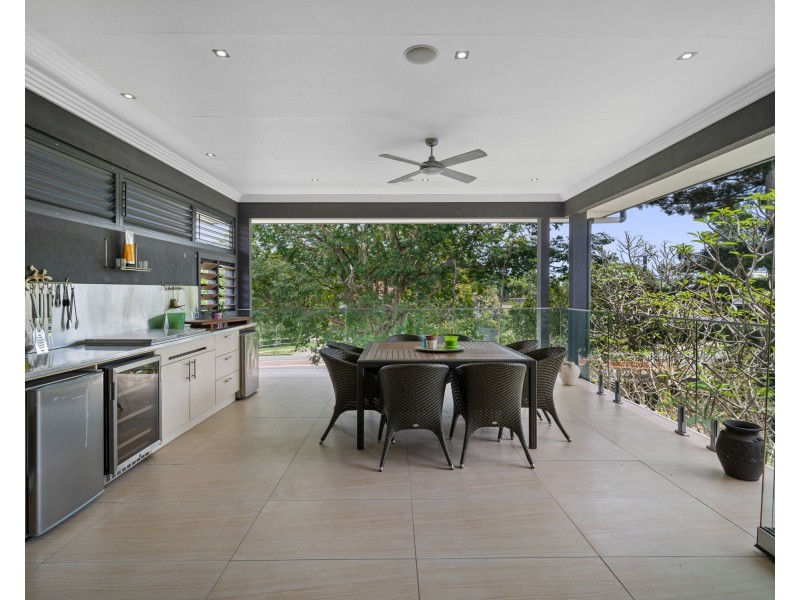 18 Salisbury Street, Coorparoo QLD 4151