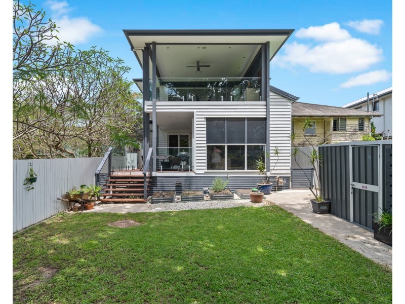 18 Salisbury Street, Coorparoo QLD 4151