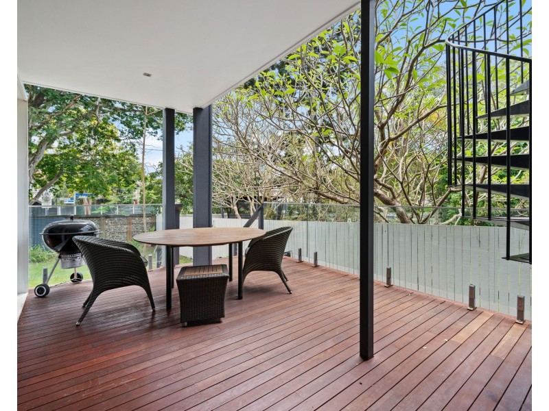 18 Salisbury Street, Coorparoo QLD 4151