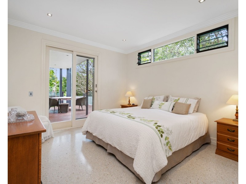 18 Salisbury Street, Coorparoo QLD 4151