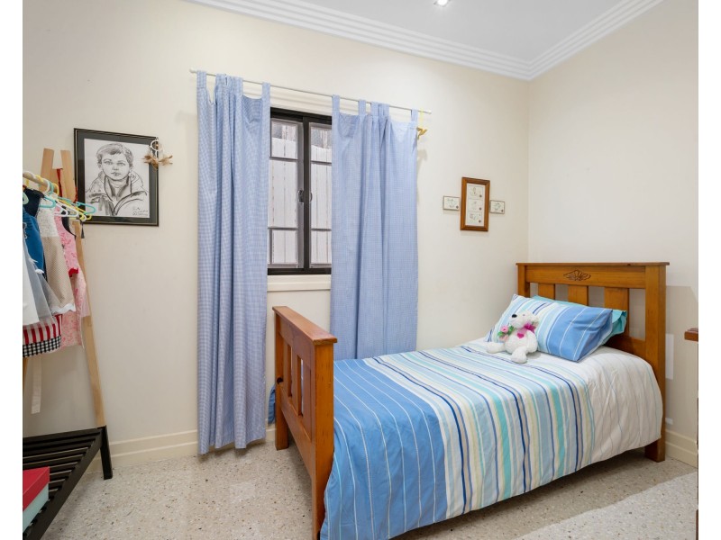 18 Salisbury Street, Coorparoo QLD 4151