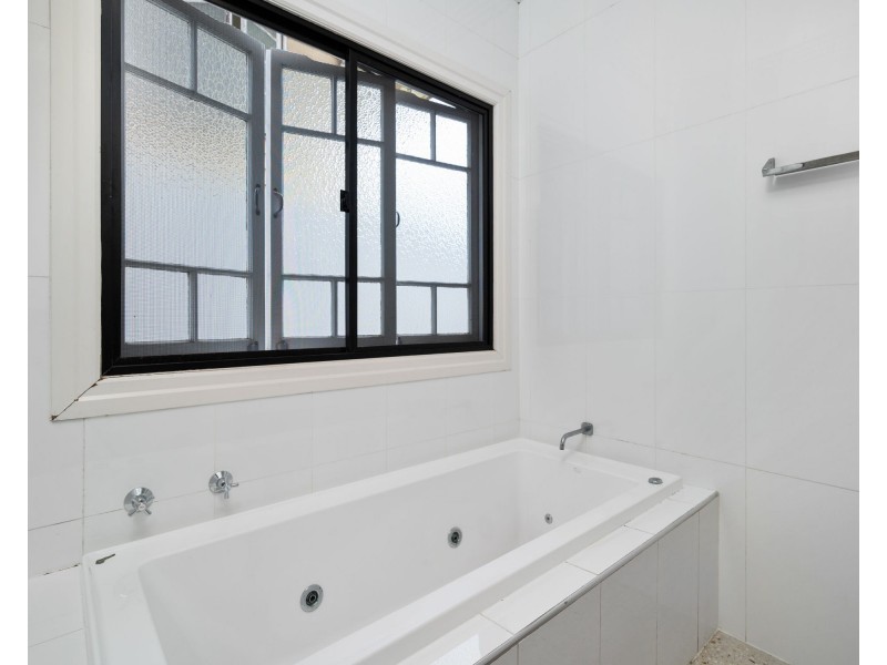 18 Salisbury Street, Coorparoo QLD 4151