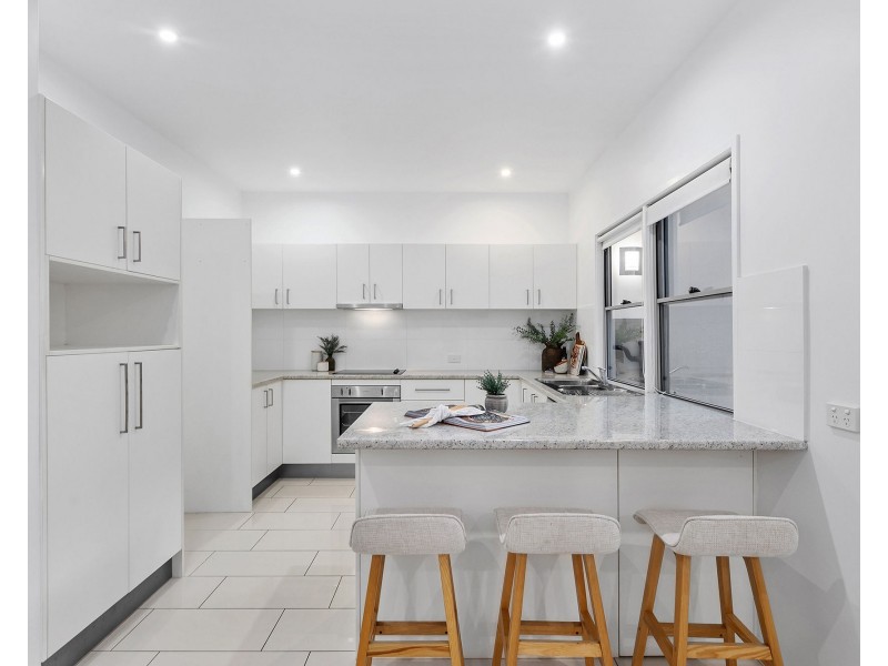 2/101 Jones Road, Carina Heights QLD 4152