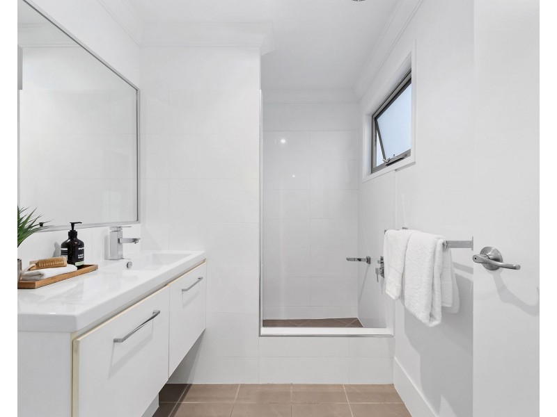 2/101 Jones Road, Carina Heights QLD 4152