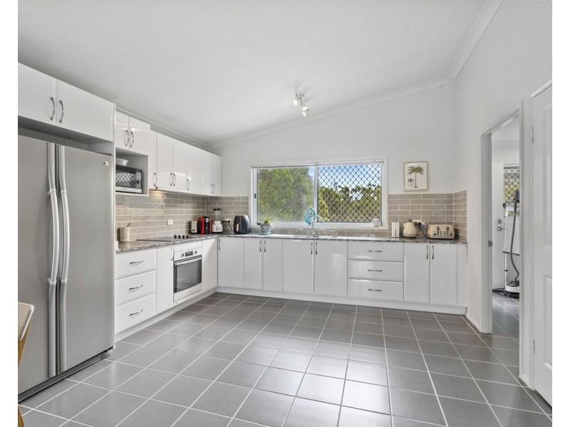10 Alistair Court, Macleay Island QLD 4184