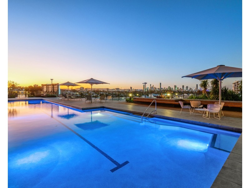 10606/300 Old Cleveland Road, Coorparoo QLD 4151