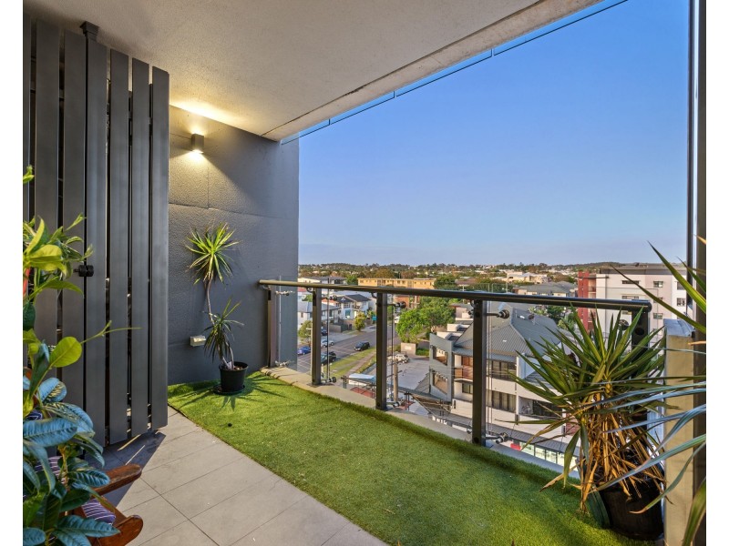 10606/300 Old Cleveland Road, Coorparoo QLD 4151